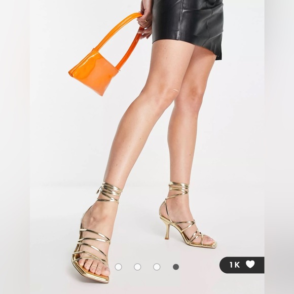 GOLD HEELS - Picture 4 of 4